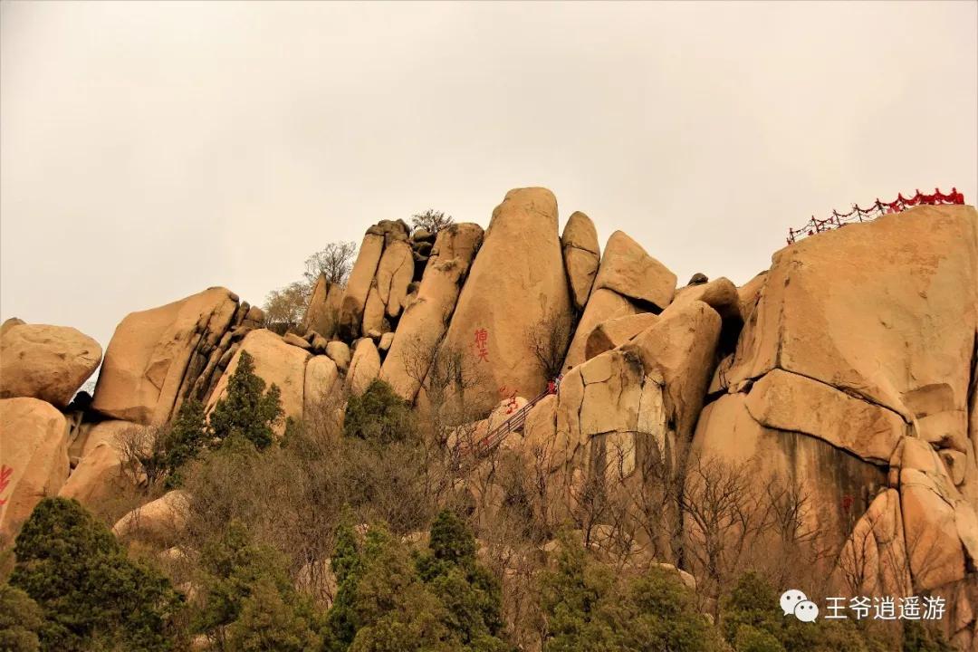邹城峄山石头怎么形成的,峄山的石头是怎么形成