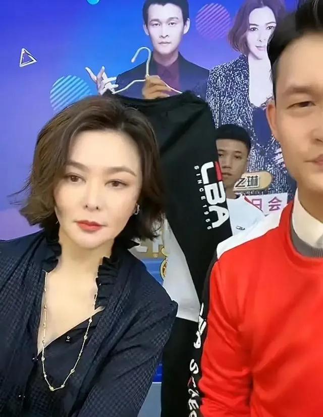 赵本山买私人飞机被罚款多少,赵本山小品卖飞机