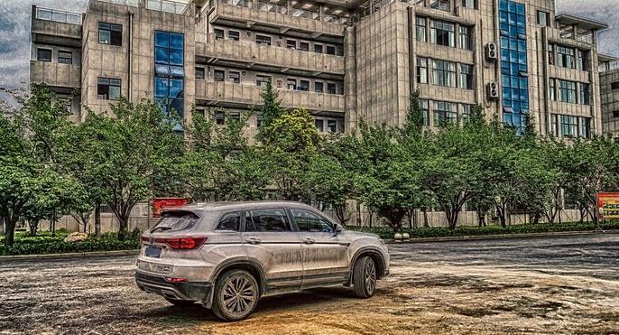 长安cs75油耗9.2正常吗,吉利博越和长安cs75plus哪个更好