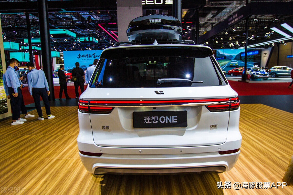 美股新能源汽车股普跌,美股新能源车企股价大跌