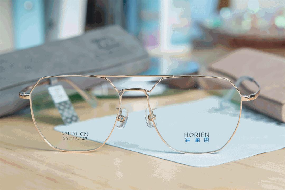 蔡司依视路眼镜店一般打几折,眼镜店蔡司依视路几折