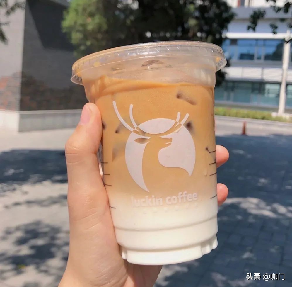 上线首周瑞幸椰皇拿铁销量,瑞幸厚乳拿铁和生椰拿铁哪个好喝