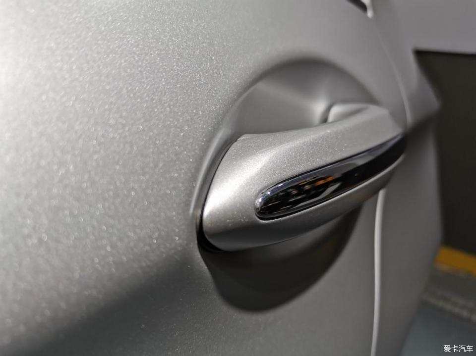 宝马5系贴膜改色罗曼尼红双拼,宝马5系贴膜改色