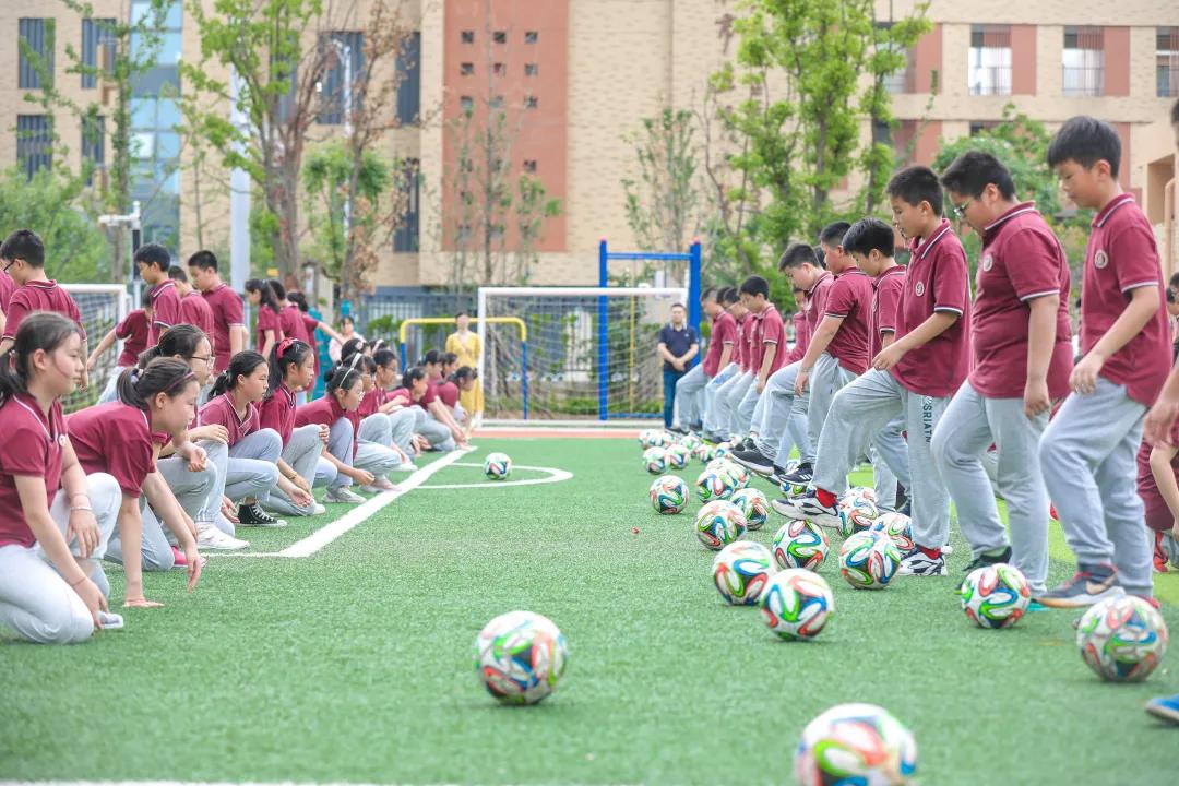 南京立贤小学成功举办南京市小学体育教学研讨活动