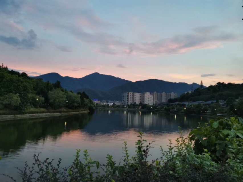 员工离职需要马上结清所有工资吗,离职了一个月工资还没发