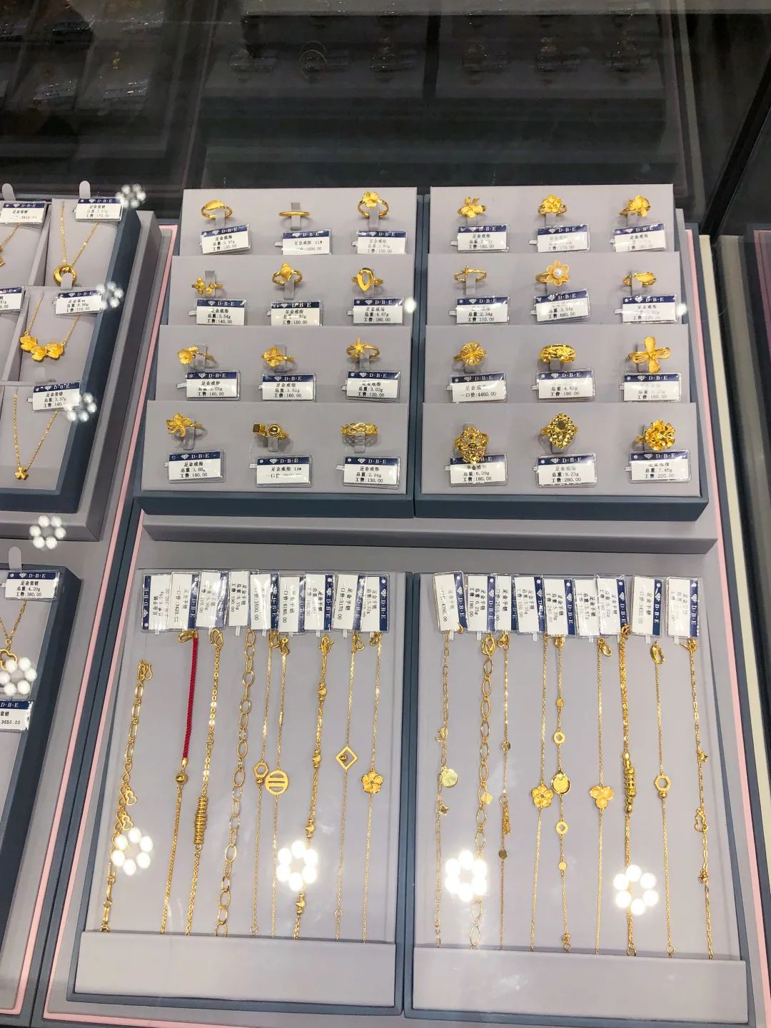 化妆品8折、拆盲盒送iphone、服饰5折，商场年中庆我选这家