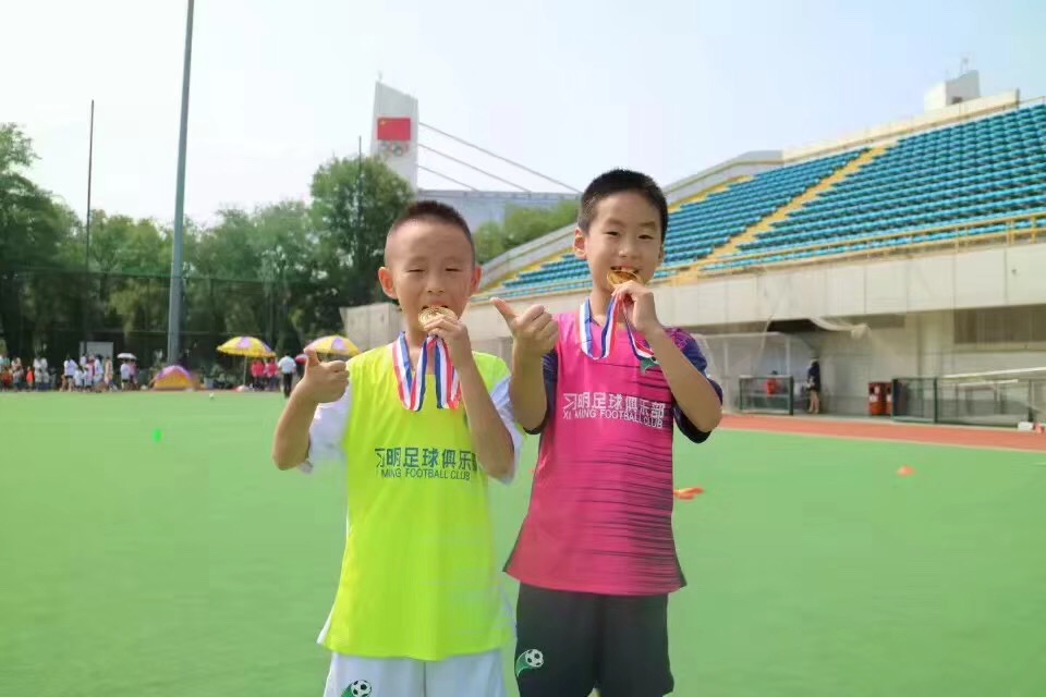 成为优秀足球教练,简单的足球教练