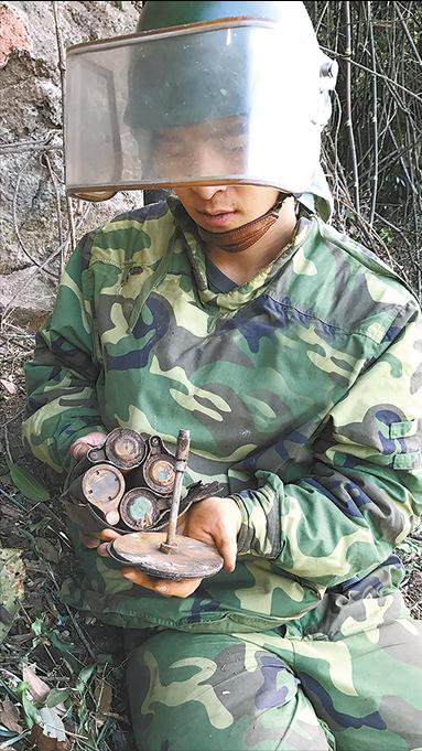 2019年八一勋章杜富国,杜富国颁发奖章全过程