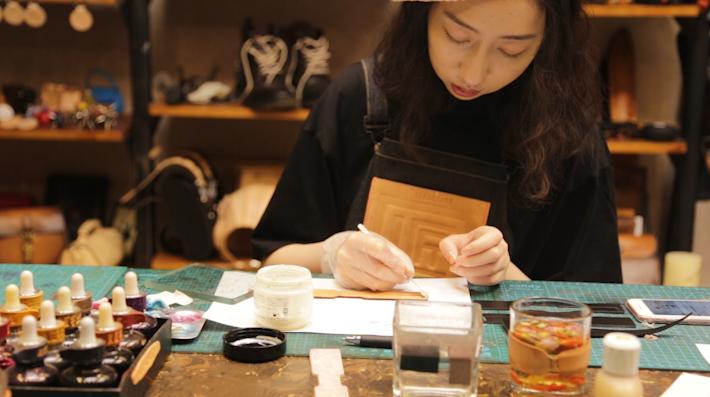 皮具褪色怎么处理,皮具磨损的修补方法