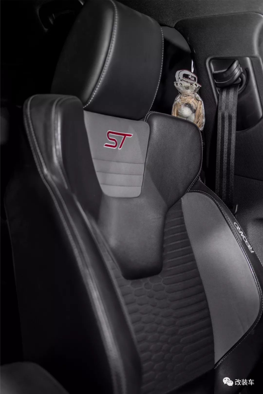 奥迪a3升级17款前杠,奥迪a335tfsi改装