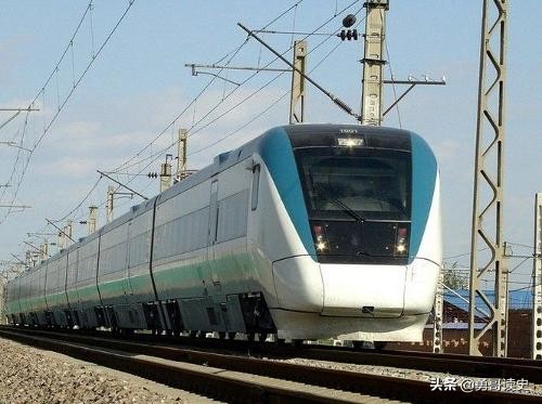 中国最长铁路：耗资400亿，横穿9个省，2亿人受益