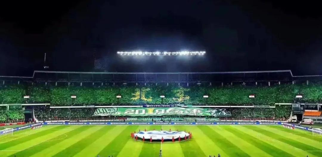 当我们谈论生活时我们在谈着什么,当我们谈论诗歌时我们在谈什么