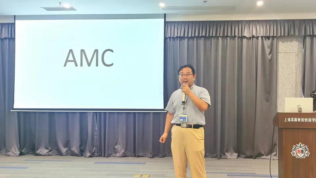 上海高藤致远创新学校社团招新现场:有趣的人,终会相遇