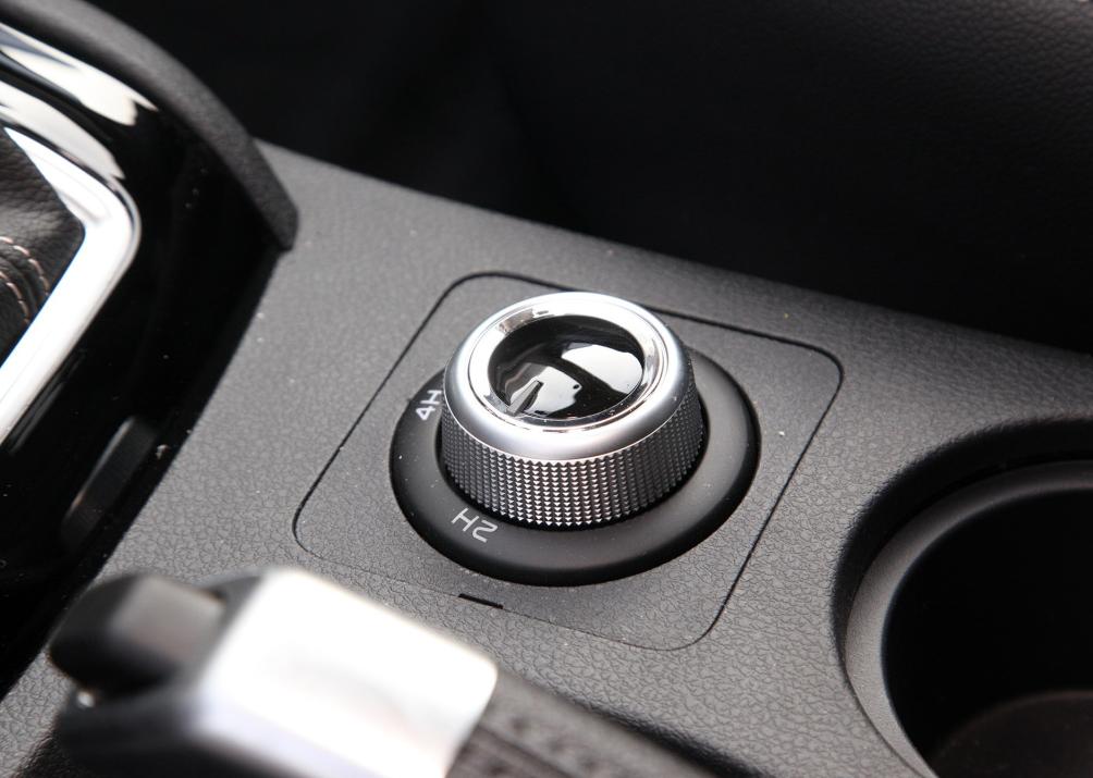 mux牧游侠越野改装,mu-x牧游侠3.0柴油四驱越野视频