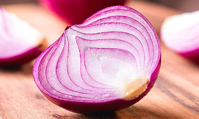 切洋葱切到流泪怎么办,切洋葱已经把眼睛辣了怎么办