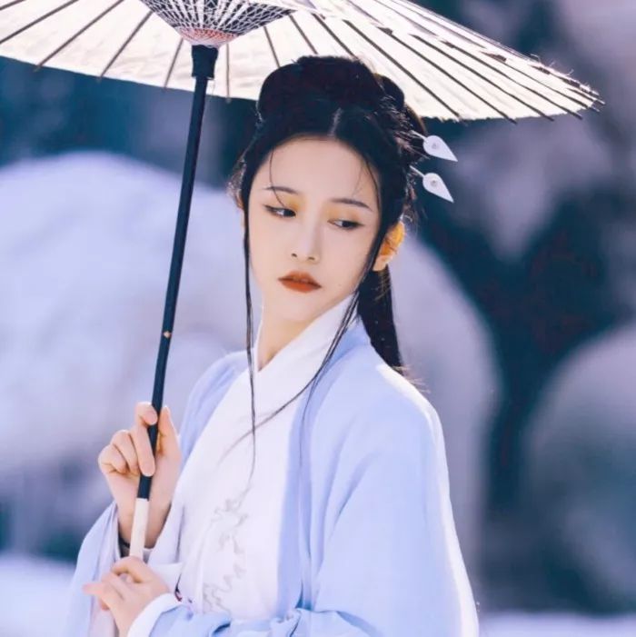 不染世俗的古风女头真人,有意境古风女头真人版