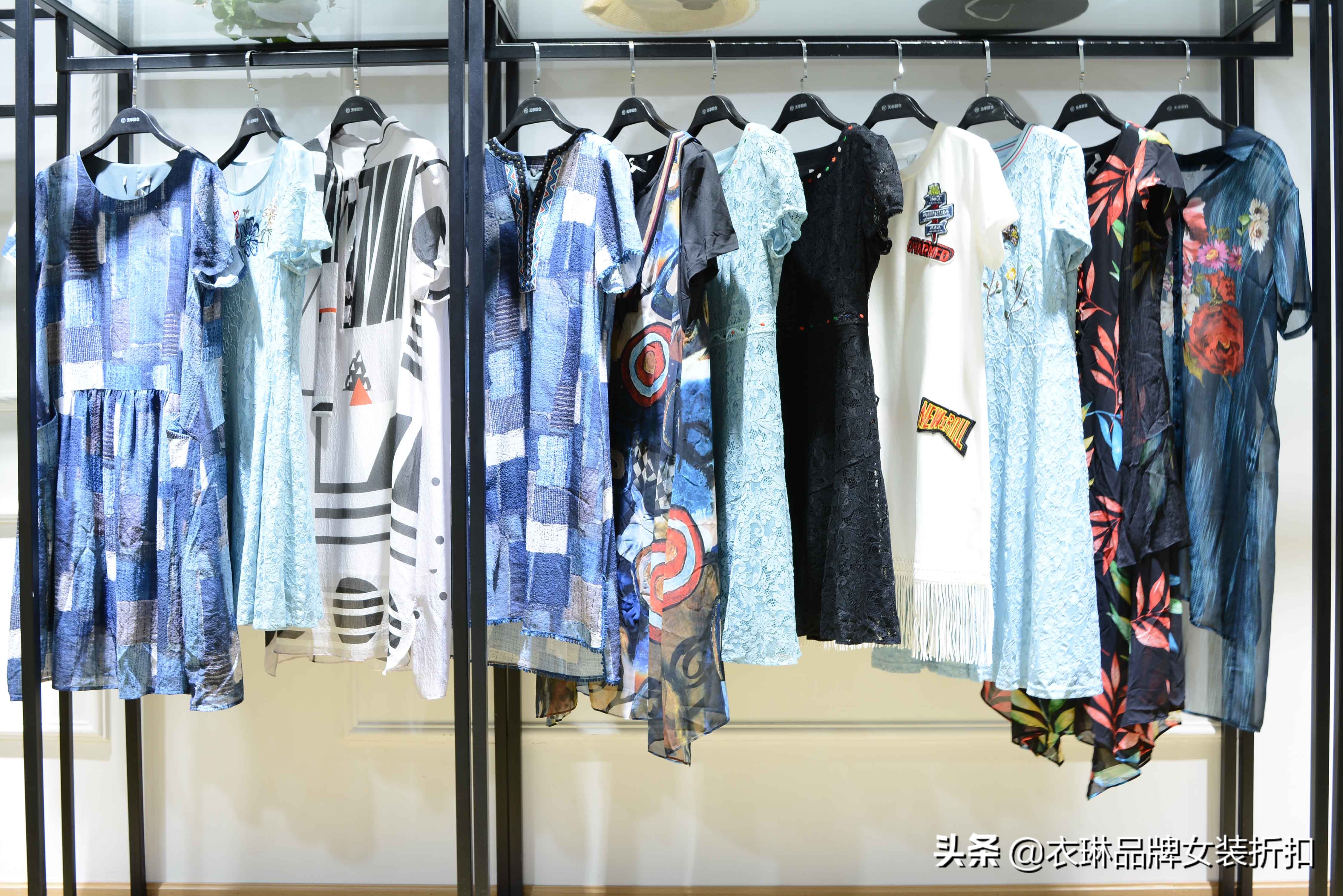 高端品牌女装店装修风格,品牌女装折扣店装修设计