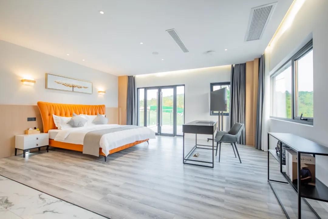 露天温泉小院精品,一房一厅庭院私家温泉