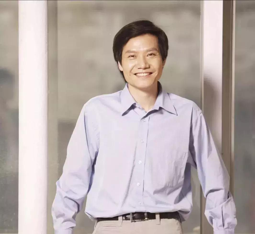 雷军是如何控制金山的 (雷军在金山的年薪收入)