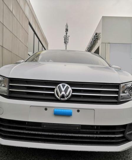 落地10万左右大众桑塔纳,手动低配桑塔纳6万8落地贵吗