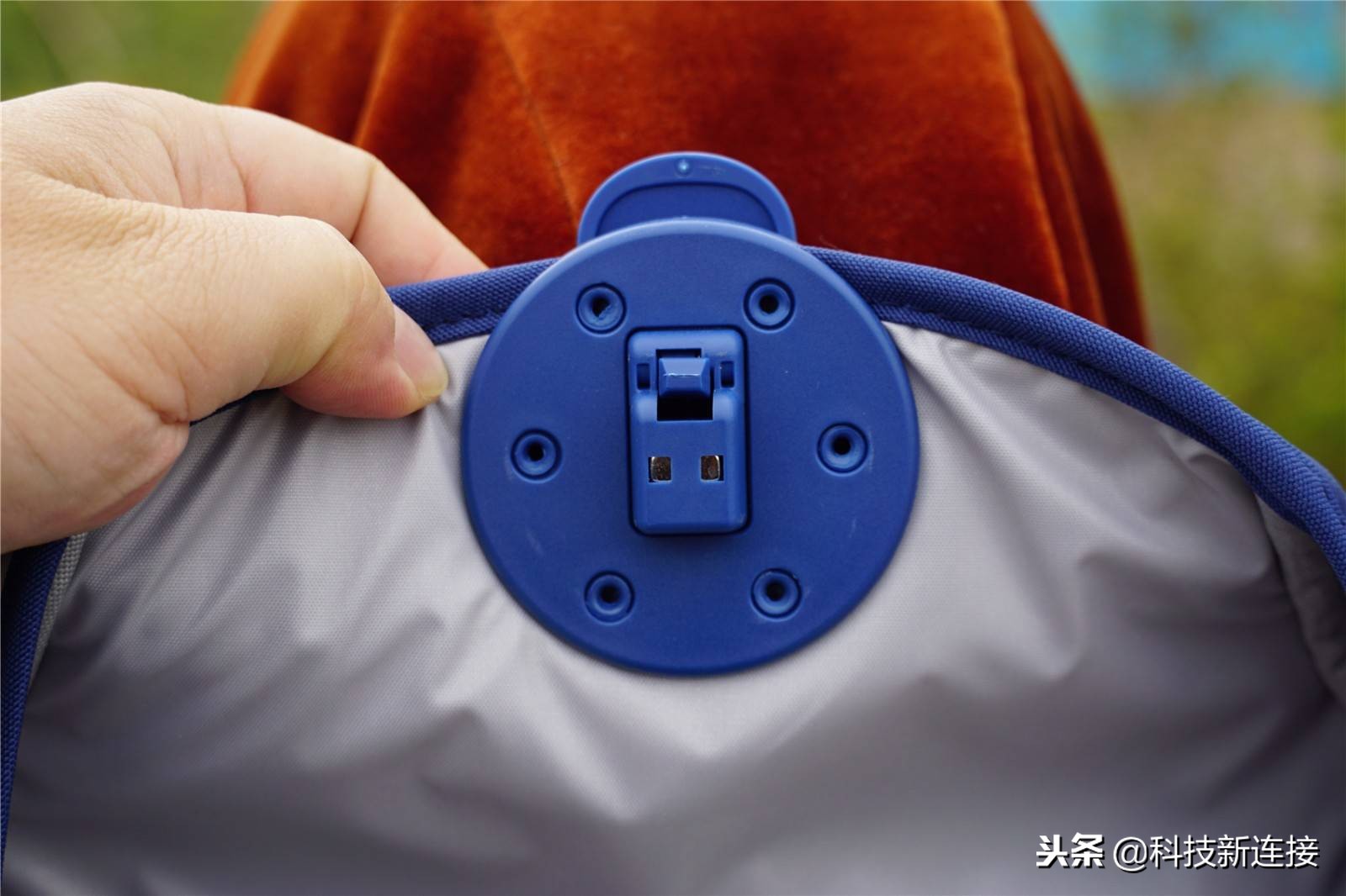 米兔书包新款,米兔书包2代与3代的差别