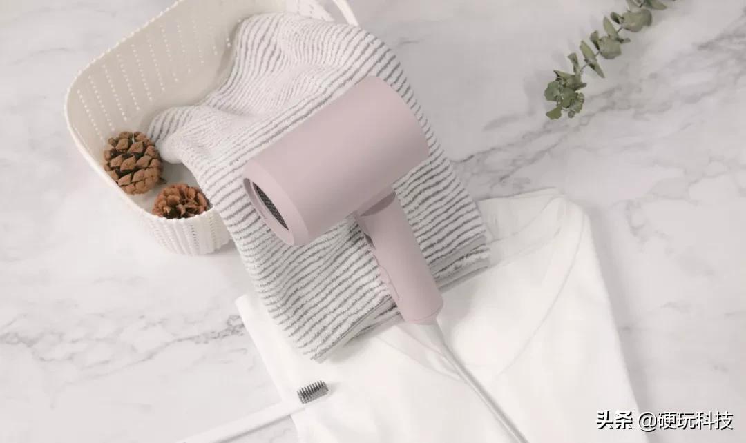 怎么吹干头发女,如何吹干女人头发