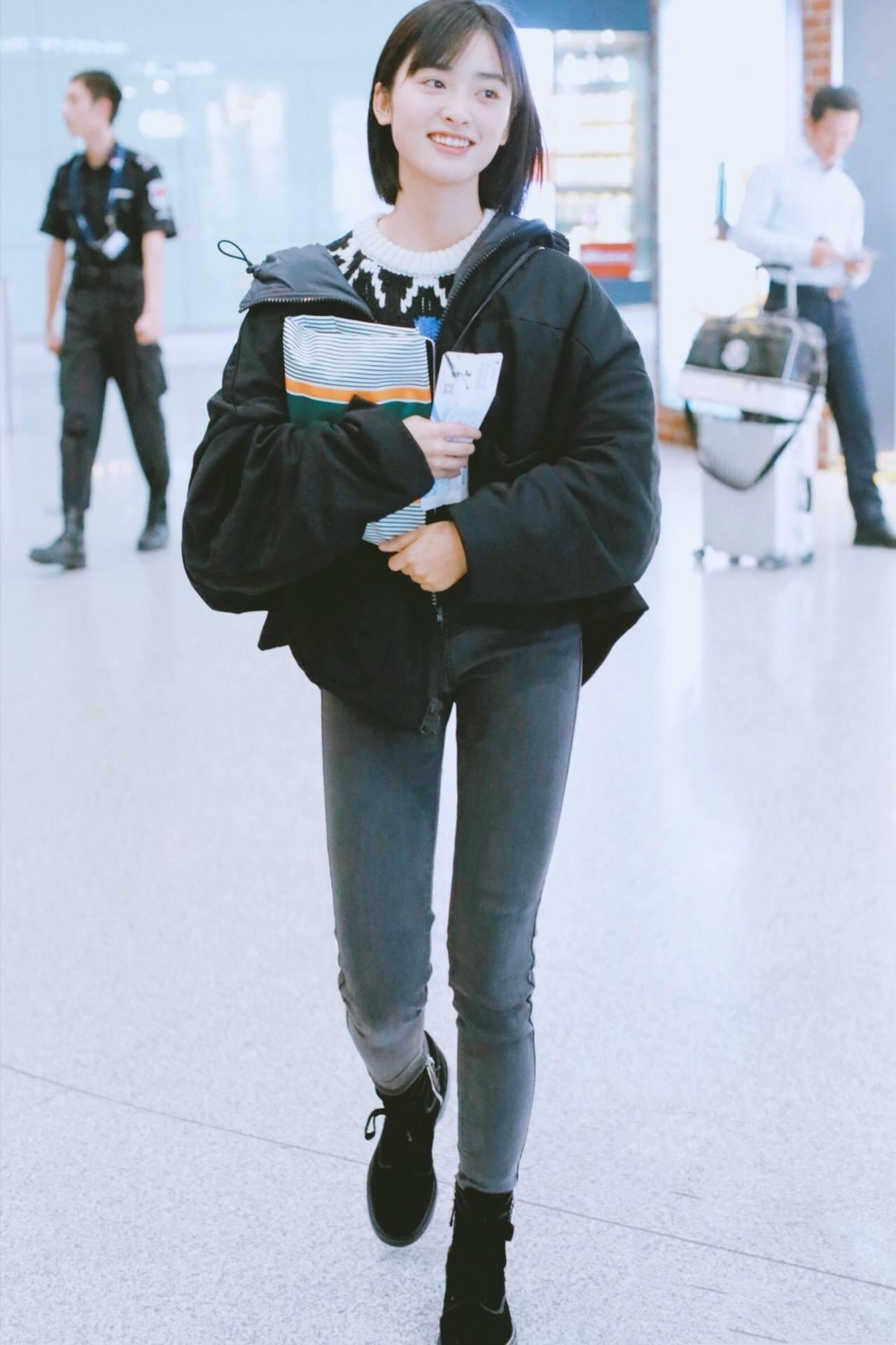 沈月推荐瘦腿原视频,沈月的时尚穿搭青春少女活力十足