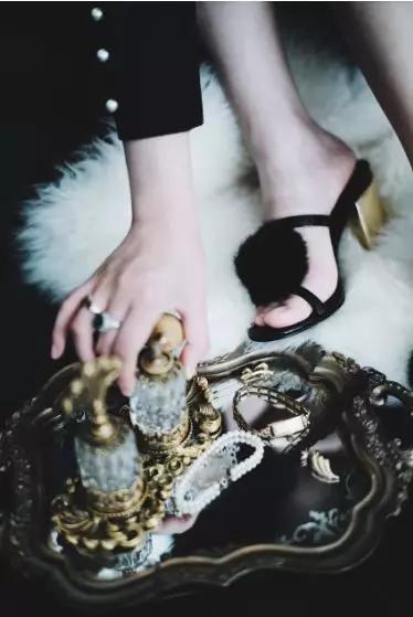 娜扎羽毛鞋子,娜扎鞋子和衣服