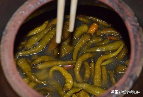 胃病患者的4个症状预示癌变,胃病变风险低无明显胃部不适