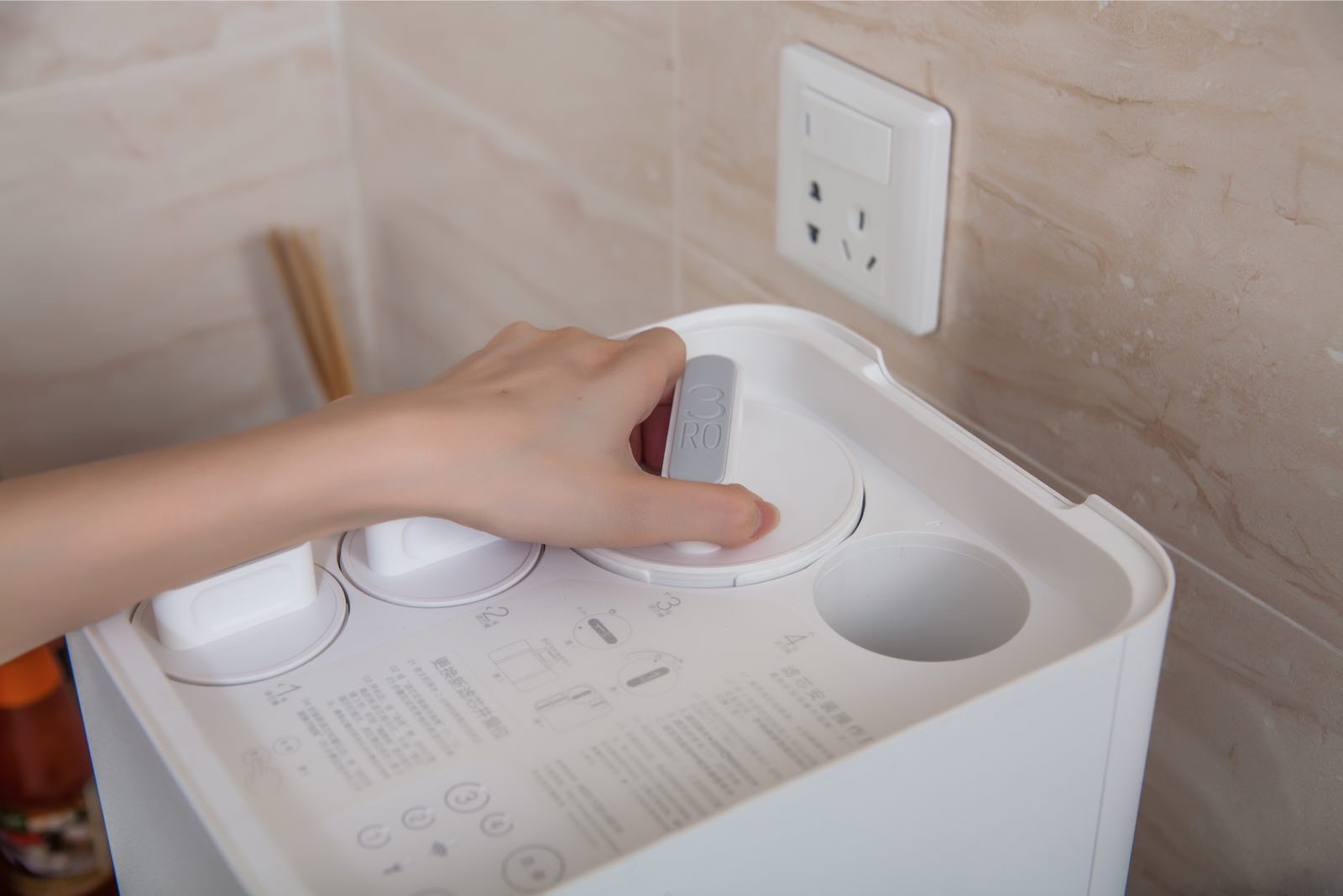 净水机用两年了要不要换滤芯,净水机不贵但是经常换滤芯就贵了