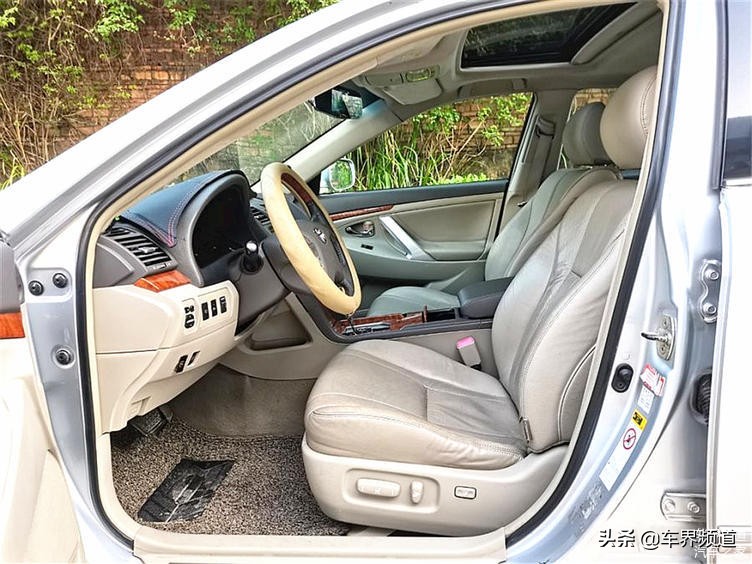 目前最好的六代凯美瑞,中庸新中式设计