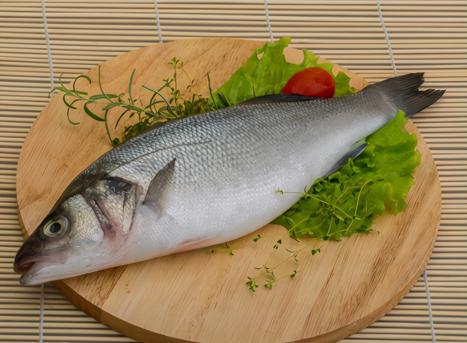 买鲈鱼去海鲜区还是河鲜,怎么挑选鲈鱼最好