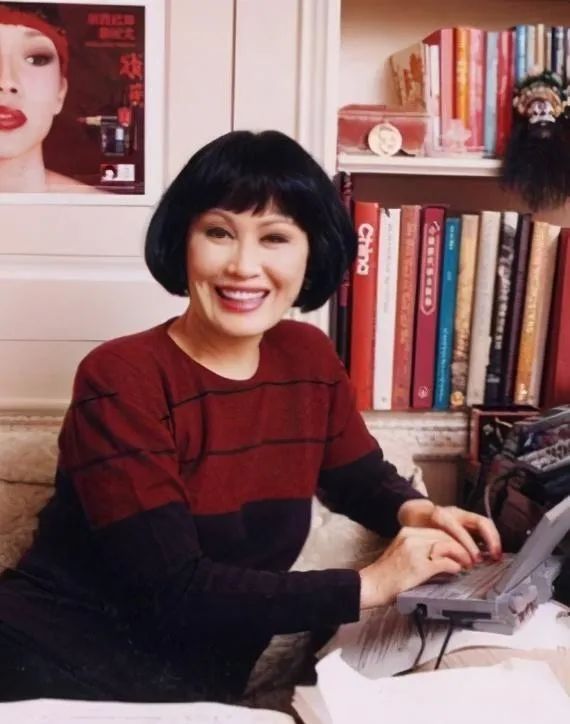 靳羽西的传奇一生,靳羽西的一生简历