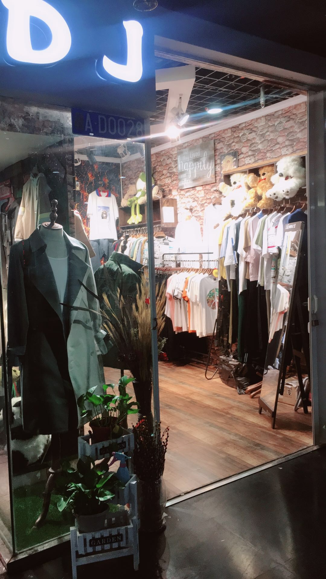 石家庄藁城男装店在什么位置,石家庄北国奥莱便宜男装