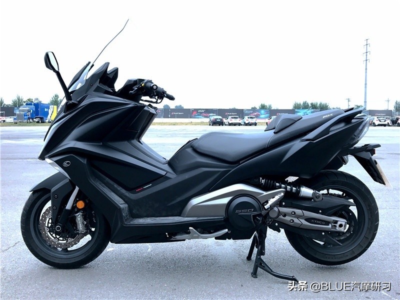 光阳ak550踏板车有什么黑科技,2022款光阳ak550踏板最高时速