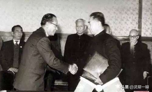 那一年,周总理和傣族人们一起欢度泼水节,却差点一*不起病**