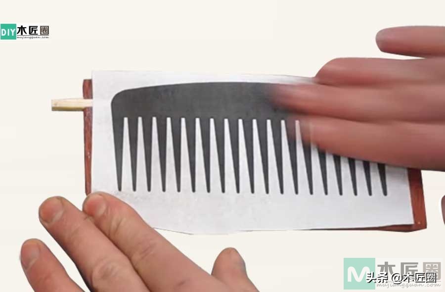 木工爱好者制作的产品,手工木梳diy工具