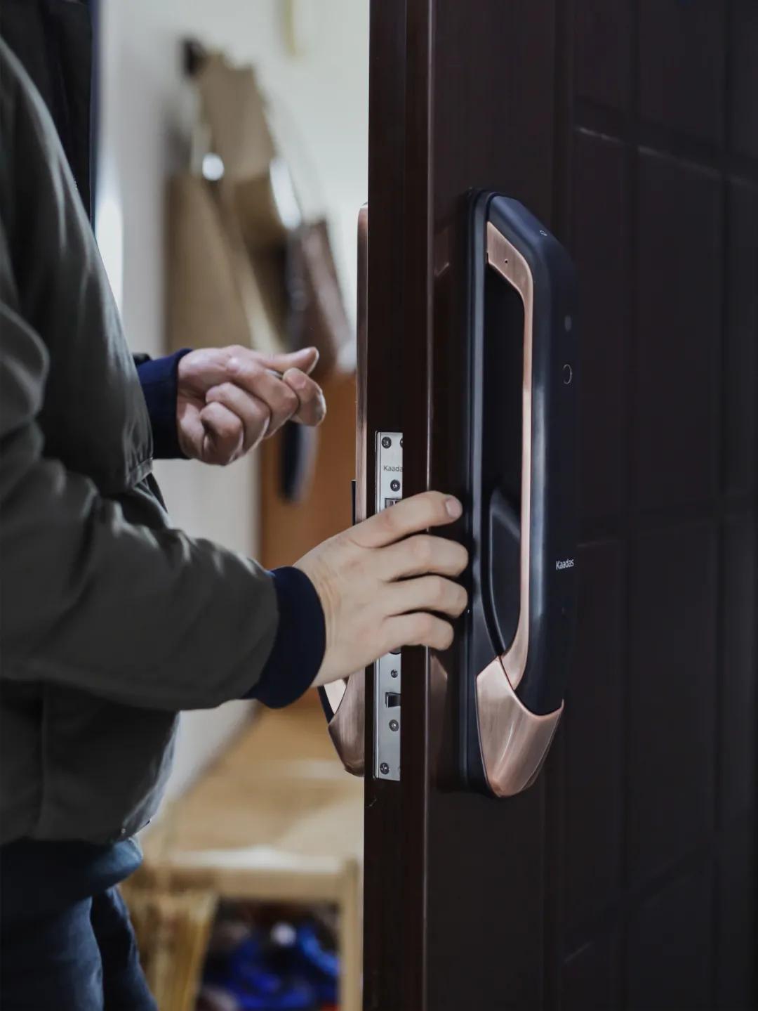 怎样测量门锁的尺寸,智能门锁换锁教程