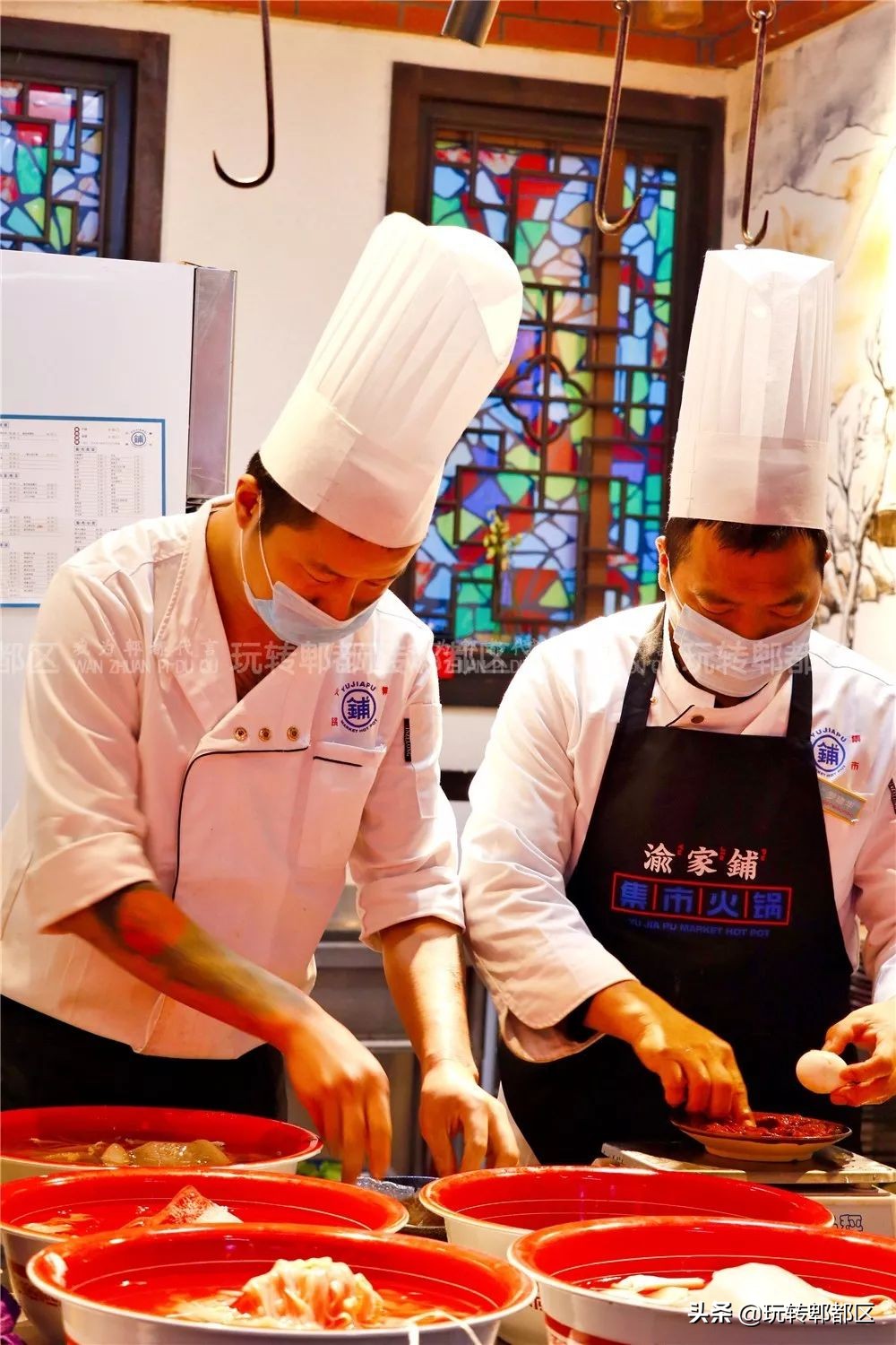 重庆来的集市火锅，就在郫都区蜀都万达！！吃相因去喽