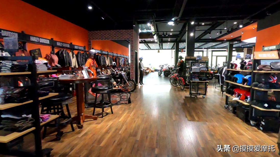 哈雷2020款顶级豪华版,2018款哈雷继承者霸气十足