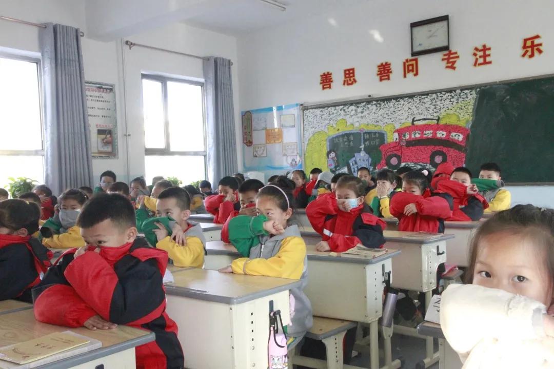 消防日——包钢实验二小开展“11.9全国消防宣传日”系列活动