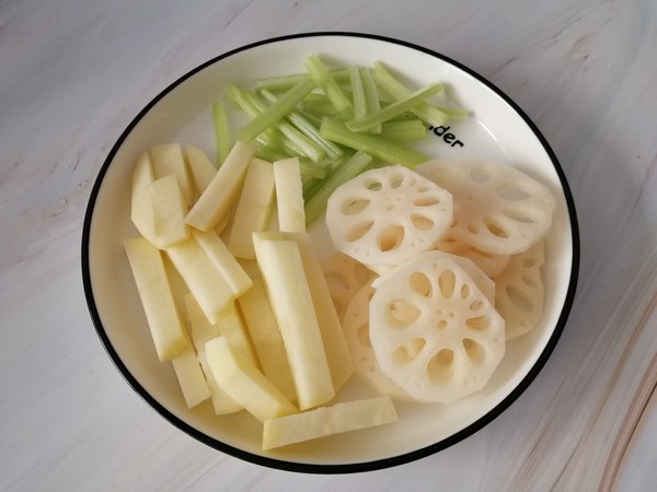 白灼活虾要怎么处理才好吃,活虾直接冻还是处理了再冻