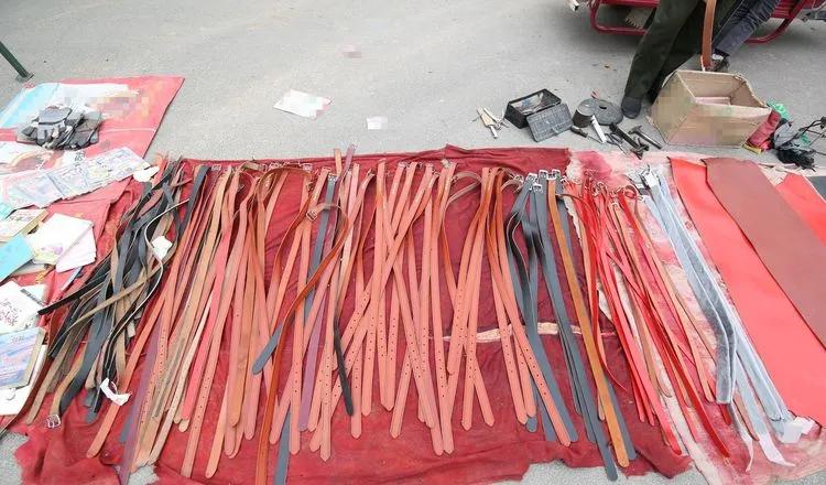 农村现割牛皮带,农村集市20元一根现割牛皮带