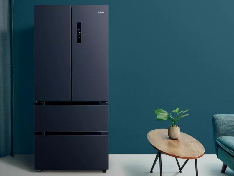 用了十几年冰箱,冰箱储水盒污垢