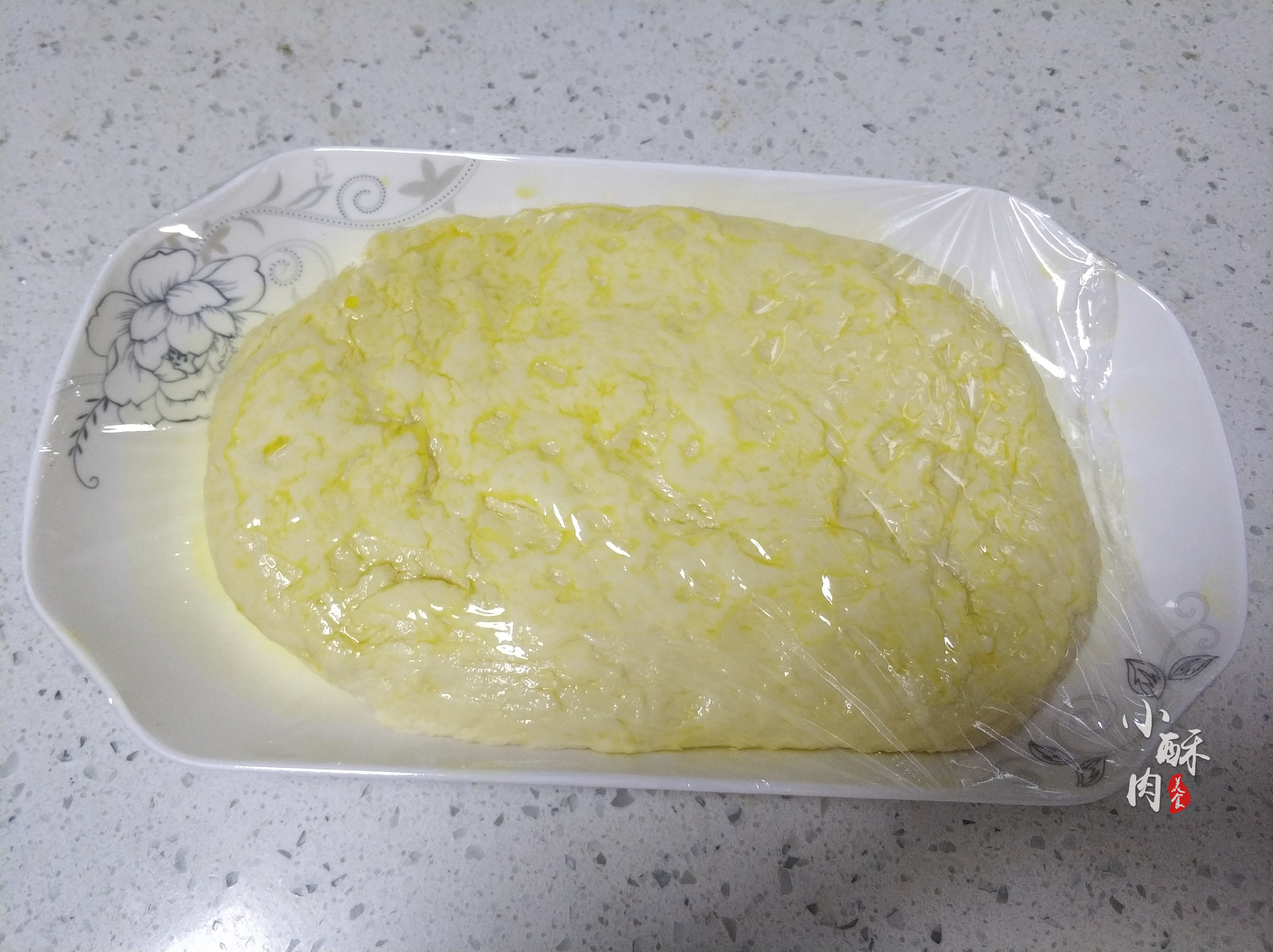 炸油条用油条蓬松剂还得加酵母吗,炸油条用油条改良剂还用加酵母吗