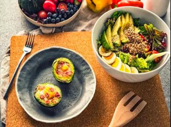 #清风计划#进口量4年翻127倍，牛油果真是贩卖给国人的健康*局骗**吗