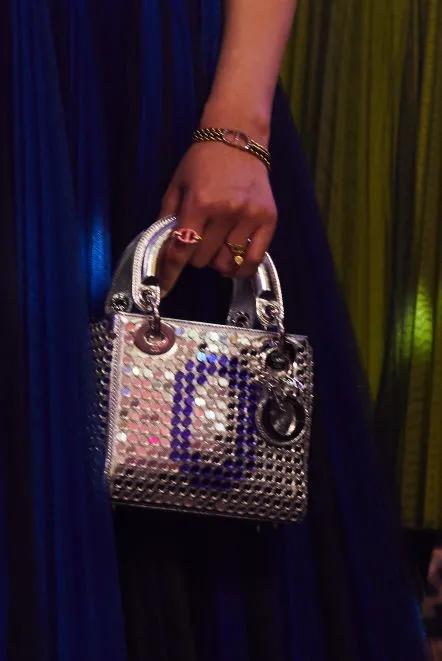 迪奥dior2020走秀冬季款运动鞋,dior2012春夏走秀视频完整版