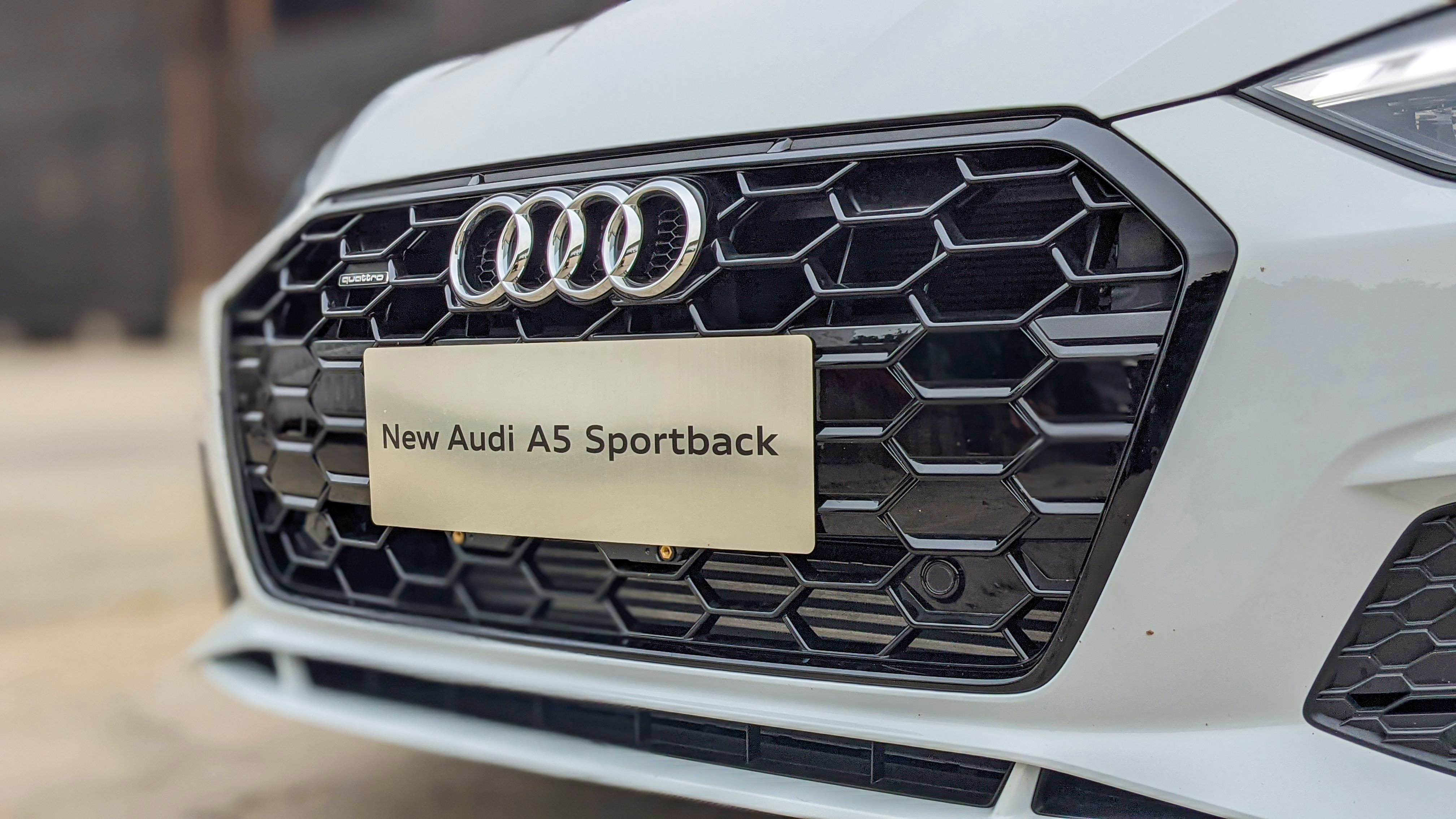 新奥迪a52017款,试驾新奥迪a5蓝色