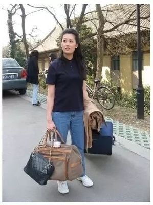 《*京大南***杀屠**》作者张纯如，不堪忍受骚扰，36岁开枪结束了生命