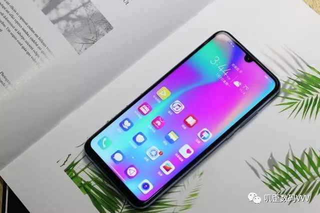 华为matebookd14se值得购买吗,华为手机目前最值得入手的一款